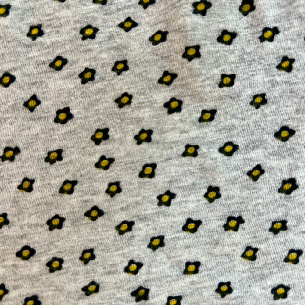 LOFT | Gray Mini Flower Daisy Pattern Flutter Sleeves Women's Top (L) - Picture 3 of 7